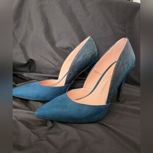 Chinese Laundry Pointed-Toe Heels – Blue Faux Leather & Suede